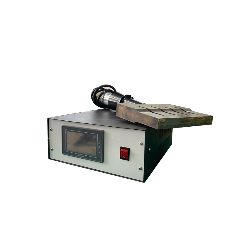 2600W 15KHZ/20KHZ Low Power Ultrasonic Plastic Welding Generator With Ultrasonic Welding Transducer Booster Horn