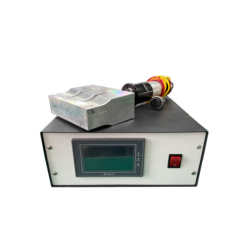 4200W 15KHZ Ultrasonic Vibrating Plastic Welding Generator With Ultrasonic Transducer Booster Horn