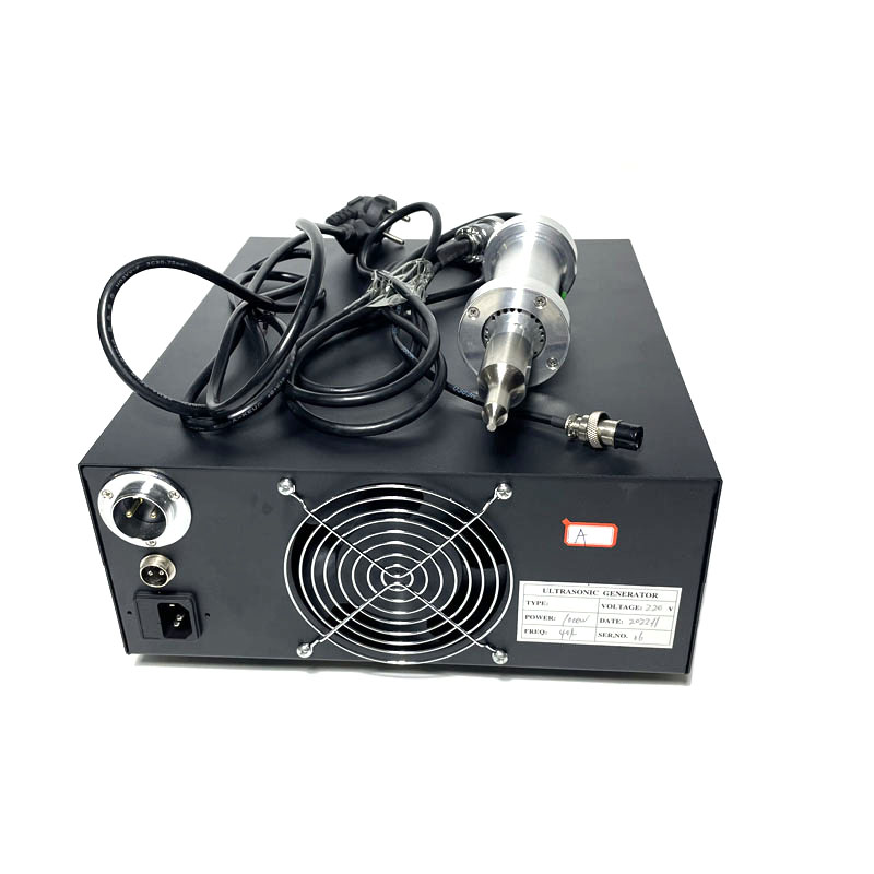 28Khz Gun Type Automobile 1000W Ultrasonic Riveting Welder Equipment Hand Carried And Sound Generator